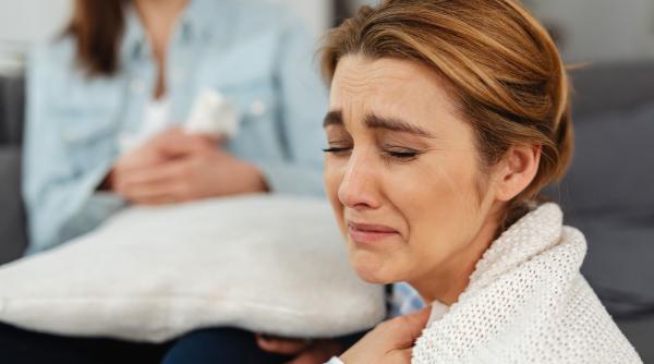 femeie inselata de sot cu sora ei a lasat o insarcinata de doua ori locuia in casa mea nu pot sa l parasesc