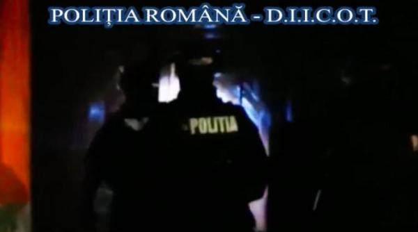 perchezitii in trei judete la persoane banuite de trafic de migranti si trafic de droguri de risc video