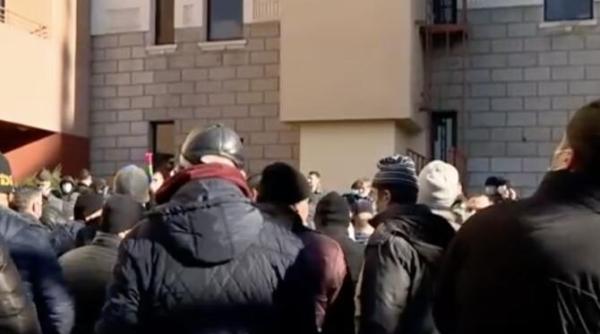 protest la stb angajatii cer majorari de salariu si alt director in caz contrar blocheaza transportul public din bucuresti