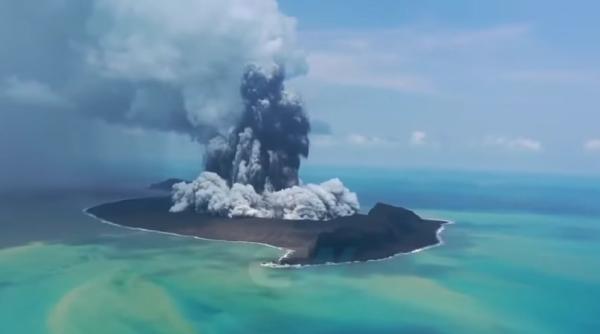 video din satelit cu dezastrul din tonga provocat de eruptia vulcanica si de valul tsunami