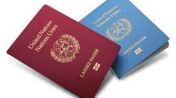 cum calatoresc angajatii interpol si cei ai natiunilor unite au pasapoarte speciale