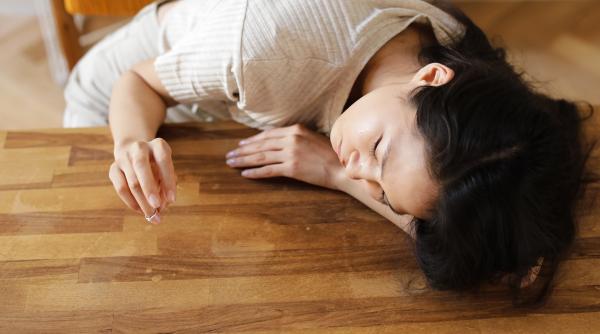 sotul meu tremura nu a avut curaj sa ma priveasca barbat prins cu amanta de fiica lui tati avea o sedinta dar una diferita