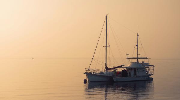 miracol dupa ce o bomba din al doilea razboi mondial a explodat sub o barca de pescuit