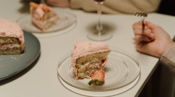 cori gramescu mit in dieta demontat o zi in care mananci o felie de tort si bei un vin nu o sa te ingrase la loc