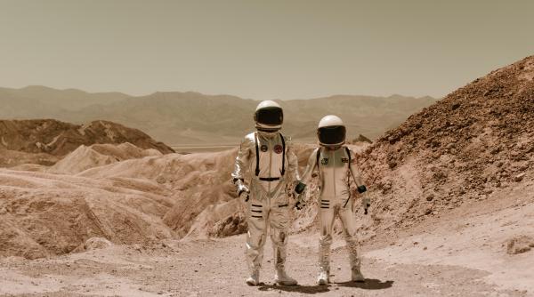 elon musk e ingrijorat ca nu vor fi suficienti oameni pentru a infiinta colonii pe marte