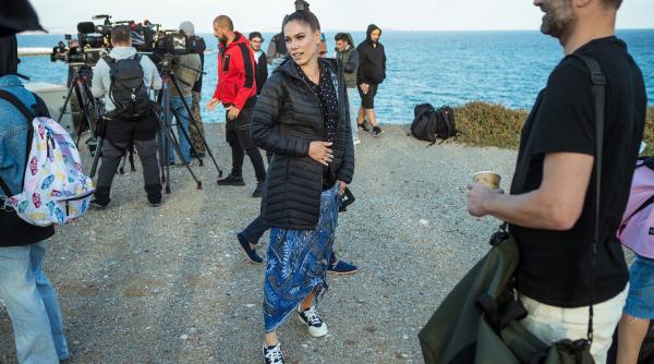 irina fodor in grecia cu chefi fara limite era atat de frig incat ne inghesuiam toti in jurul aragazelor