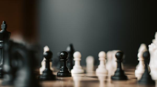 o problema de sah veche de 150 de ani rezolvata de un matematician de la harvard