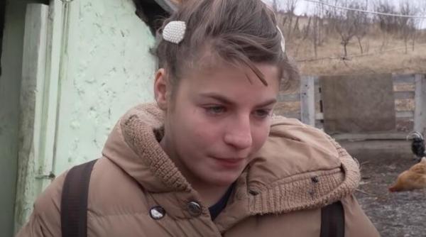 mi ar placea sa devin croitoreasa dar nu vreau sa imi fac sperante o eleva de 16 ani merge 26 de km pe jos pentru a ajunge la scoala e greu dar nu am ce sa fac