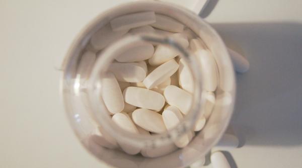 pastila anti covid 19 a pfizer aprobata si de comisia europeana