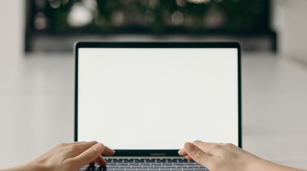 elevii si studentii din galati au facut un manual de engleza gratuit