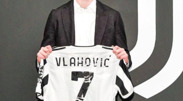 fotbalistul sarb dusan vlahovic a ajuns oficial la juventus cel mai scump transfer al iernii