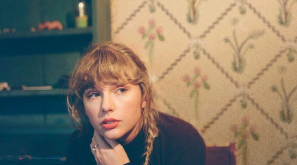 un barbat a intrat cu masina in resedinta cantaretei taylor swift in manhattan