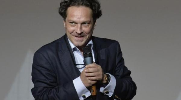 comedia  pansament pentru oameni  in pandemie  george ivascu  trebuie sa si zambim  opera lui caragiale  data exemplu