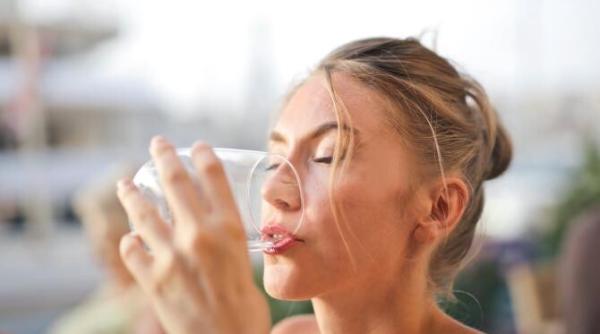 ceaiul verde recomandat de specialistul in nutritie nu sunt solutii miraculoase nu ne vindeca ne dau sansa unui sistem imunitar eficient ne imbolnavim mai rar