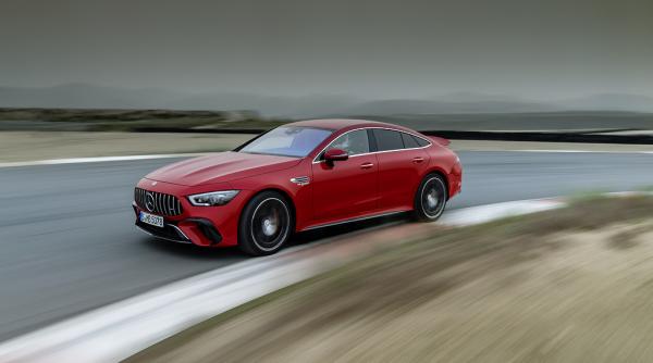 mercedes isi arata adevarata forta si surclaseaza tesla cu o bijuterie pe patru roti