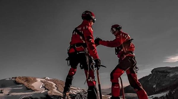 ore de foc pentru salvamont in ultimele 24 de ore o interventie de urgenta pe ora si 25 de oameni salvati