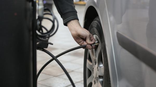 ce faci daca iti explodeaza cauciucul masinii in mers titi aur reguli esentiale una este daca a explodat cauciucul pe fata alta e pe spate