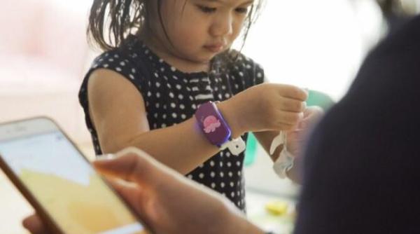 3 dispozitive smart care iti tin copiii in siguranta