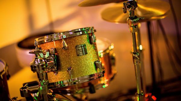 eurovision 2022 cine va prezenta concursul la torino