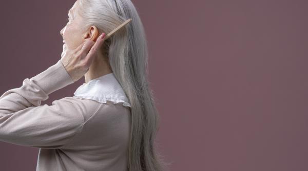 o pensionara din bucuresti i a dat 35 000 de euro unei straine care i a promis ca o face fotomodel international