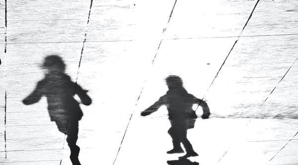 cei doi frati cazuti in raul bistrita dupa ce s au jucat pe gheata au murit