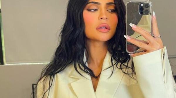 kylie jenner a nascut al doilea copil