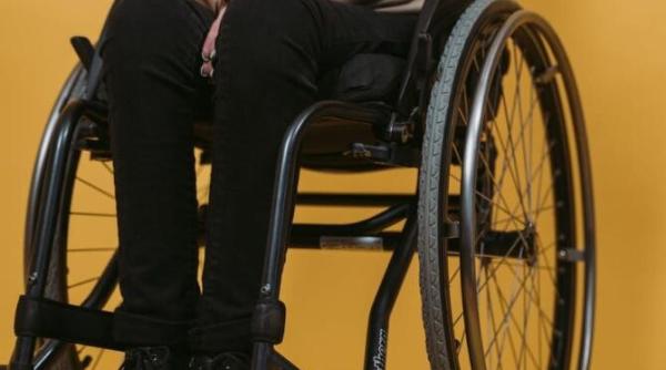 paralizia ar putea fi tratata prin implanuri de maduva spinarii