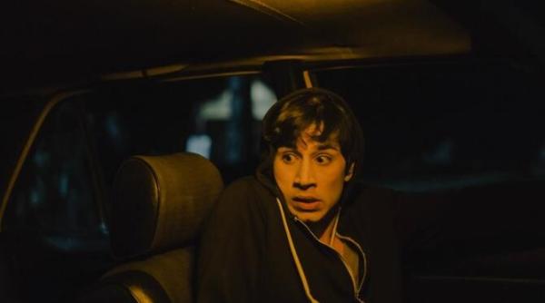 de ce avem uneori senzatia ca suntem urmariti