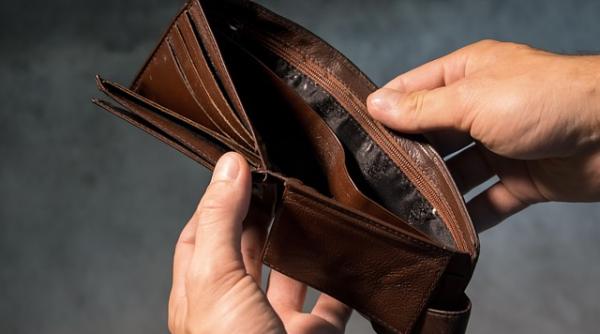 englezii sunt avertizati cu privire la o criza financiara mai crunta decat cea din 2008 va fi si mai rau guvernatorul apel ca sa nu ceara salarii mai mari