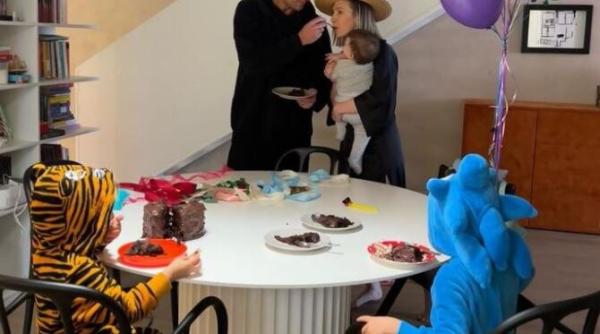 video cu adela popescu si radu valcan asa sa fim mereu scumpete cu grija unul fata de celalalt