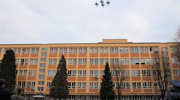 de ce au survolat avioanele si elicopterele de lupta deasupra municipiului alba iulia