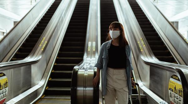 la ce folosesc de fapt periile de pe marginea scarilor rulante nu sunt pentru curatarea pantofilor