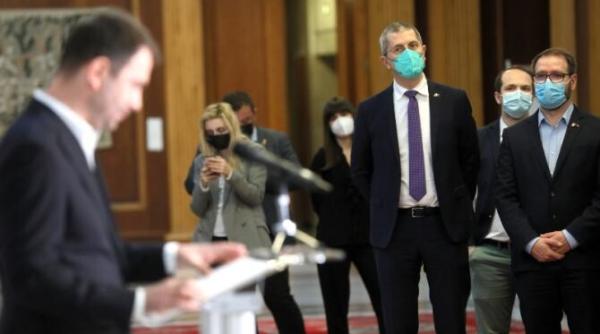 singura sansa a usr dupa falimentul lui ciolos nu poti sa vii cu barna este un infrant bulai chiar ne crezi idioti