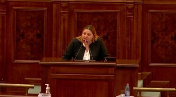 alina gorghiu a cerut ca diana sosoaca sa fie evacuata din plenul senatului