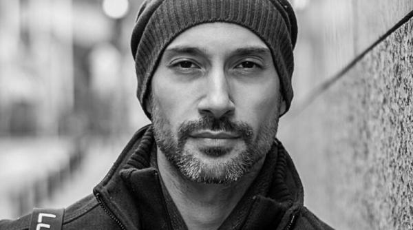 costin sforaru da cartile pe fata lucru fortat ce face cand nu i iese