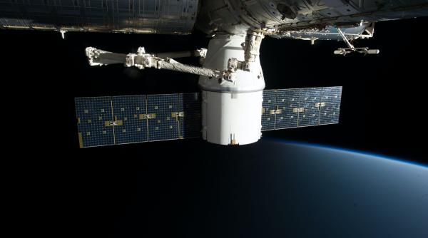 un miliardar american a anuntat trei noi misiuni private in colaborare cu spacex