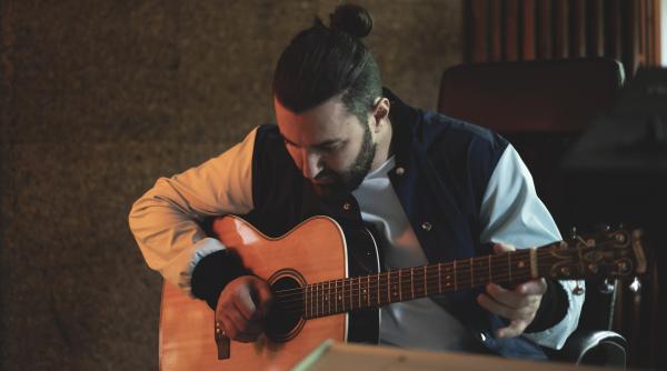 hahaha production lanseaza flow music school prima scoala de muzica din romania creata dupa programa london music school