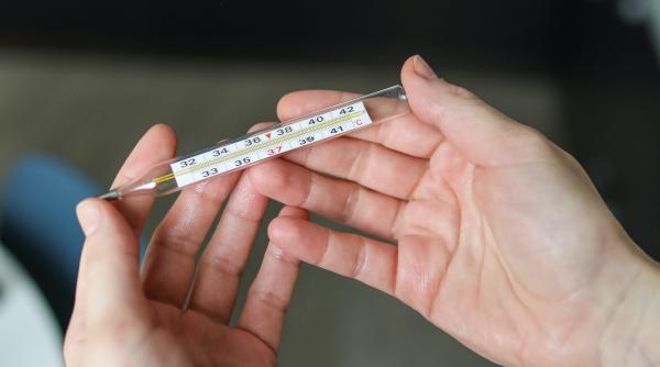 o femeie s a ales cu dosar penal dupa ce a spart un termometru cu mercur