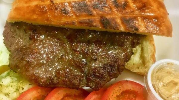 pljeskavica sarbeasca reteta cum se pregateste deliciosul preparat