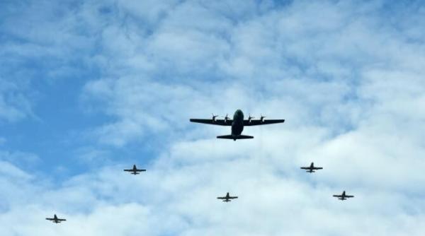 rusia a trimis avioane dotate cu rachete hipersonice la baza din siria