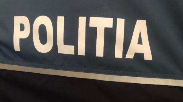 modele pentru politisti sindicatul europol despescu poarta o uniforma care nu exista comandata special sa se diferentieze de muritorii de rand