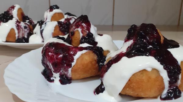 papanasi deliciosi cu smantana si dulceata reteta este foarte simpla