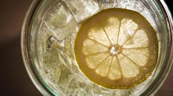 apa cu lamaie nu protejeaza impotriva covid 19 si alte mituri demontate