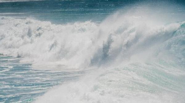 apel catre oameni sa renunte la selfie urile cu furtuna eunice autoritatile britanice in alerta