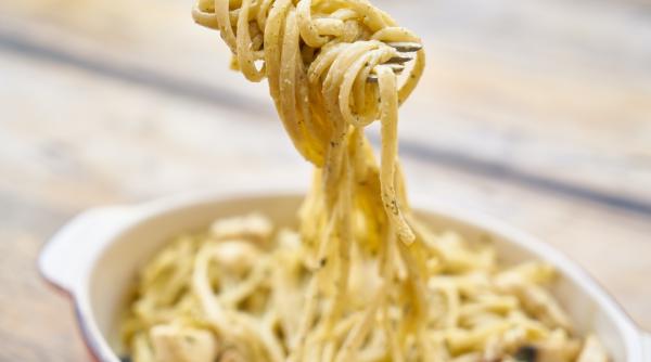 paste carbonara reteta simpla modul clasic italian de a pregati acest deliciu culinar