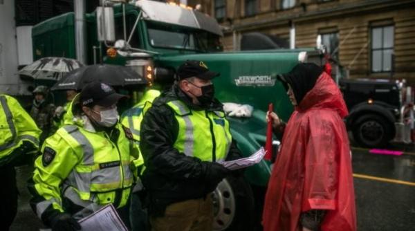 proteste masive in canada impotriva vaccinarii anti covid mai multi lideri ai miscarii arestati in ottawa