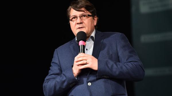 evaluarea managerilor de teatre din bucuresti se transeaza in instanta  adrian gazdaru excelsior  nu este vorba despre nota pe care am primit o