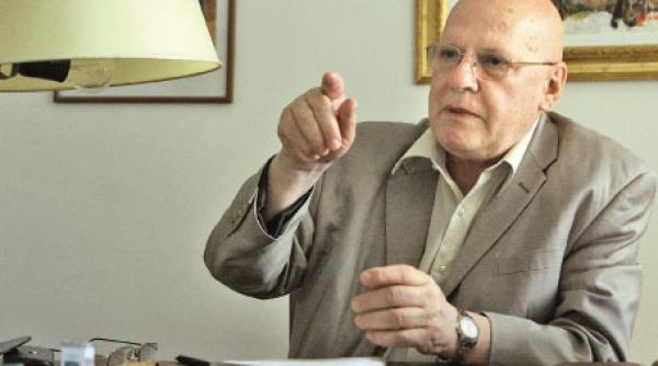 razvan theodorescu m au acuzat de antimarxism pentru ca nu mi am acuzat profesorii