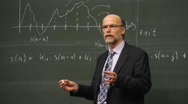 academiile erasmus sprijin de milioane pentru profesori