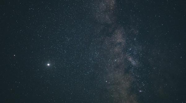 misterele planetei noua corpul ceresc pe care nu il vedem dar care ar avea o masa de 10 ori mai mare decat pamantul ce este de fapt